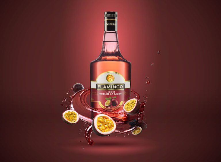 Arte Publicitario de botella de licor Flamingo por Fierro Studio.